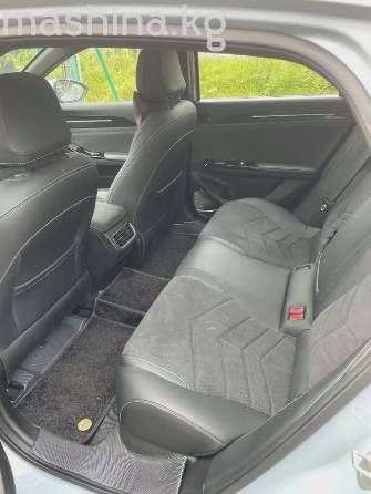 Geely Galaxy L6 60 km 1.5hyb AT