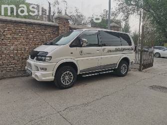 Mitsubishi Delica IV 3.0 AT 4WD