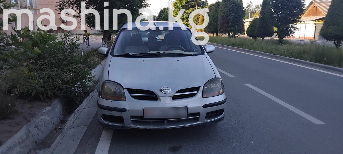 Nissan Almera Tino 1.8 MT