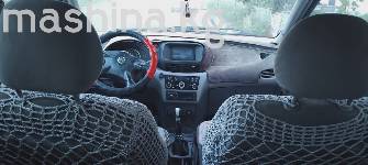 Nissan Almera Tino 1.8 MT