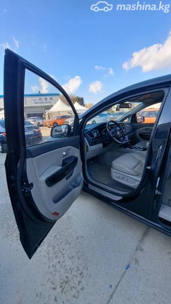 Kia Carnival III 2.2d AT