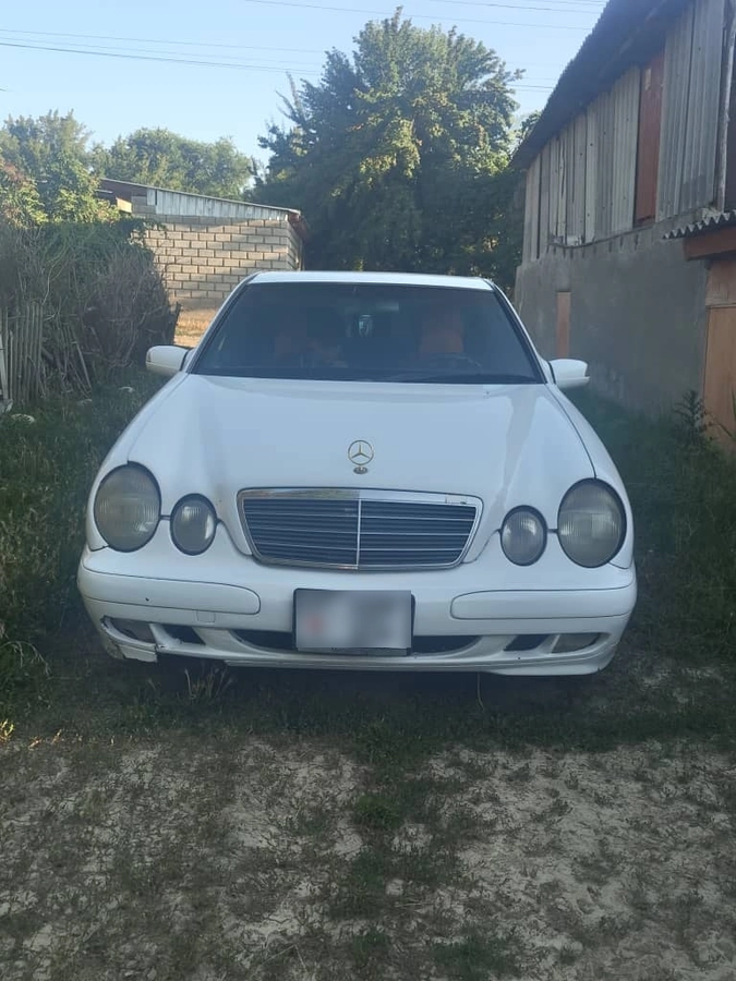 Открыть фото Mercedes-Benz E-Класс II (W210, S210) Рестайлинг 240 2.4 MT