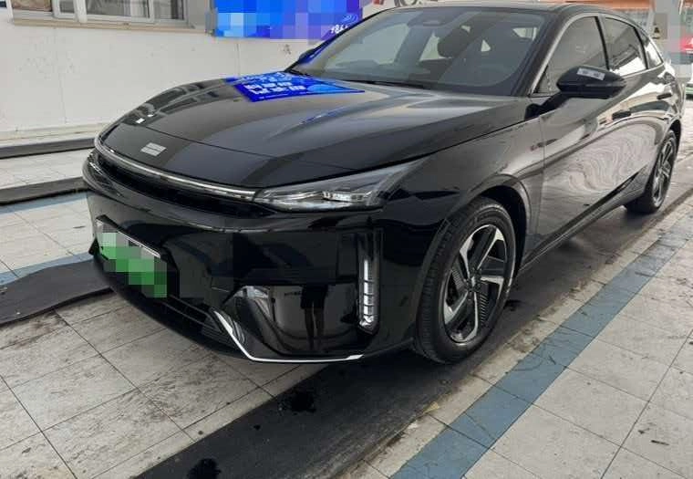 Geely Galaxy L6 1.5hyb AT