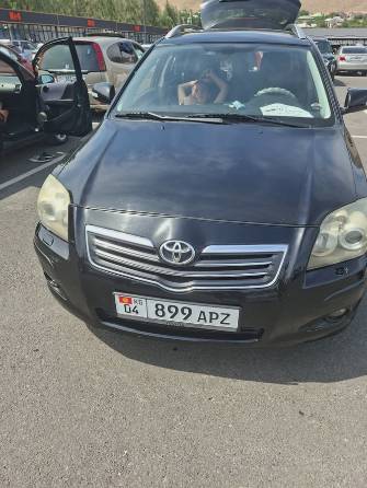 Toyota Avensis II Рестайлинг 1.8 MT