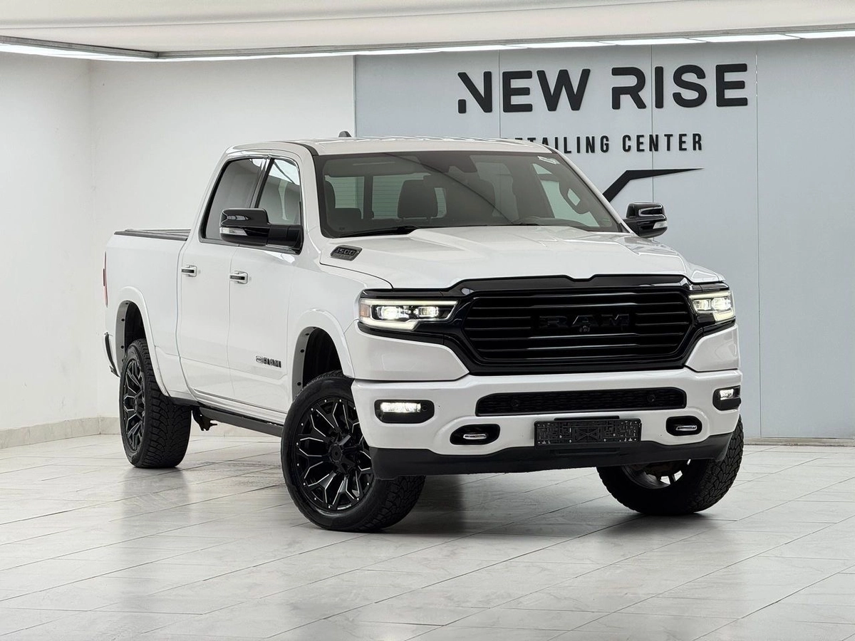 Dodge RAM RAM 1500 V Quad Cab 5.7 AT 4WD