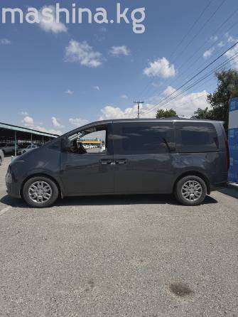Hyundai Staria 2.2d AT