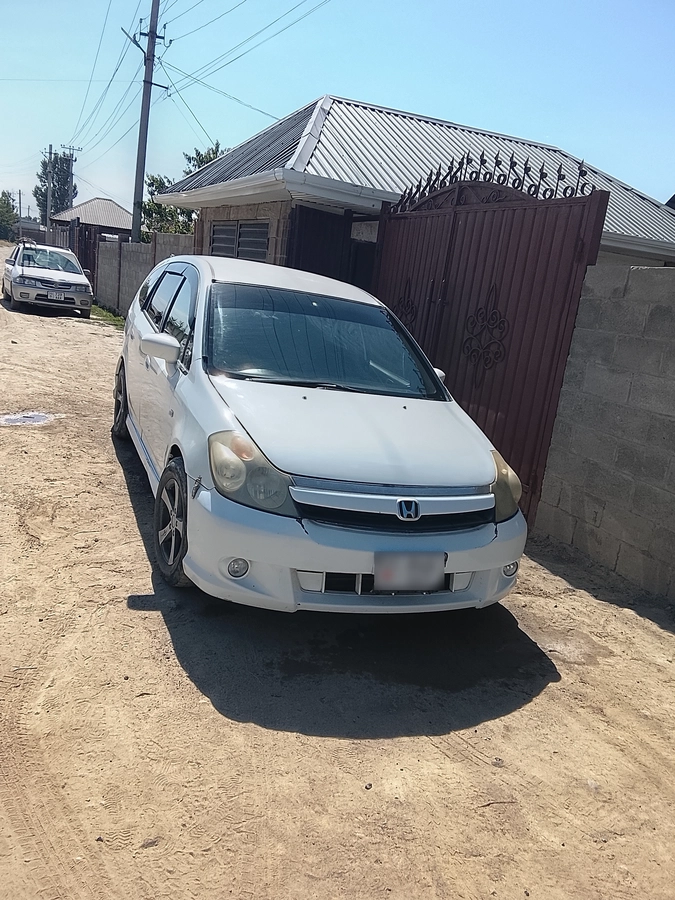 Honda Stream I Рестайлинг 1.7 AT