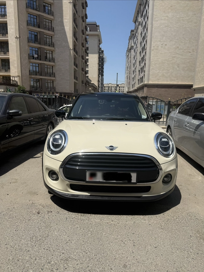 Открыть фото MINI Hatch III (F55/F56) Рестайлинг One 1.5 AMT