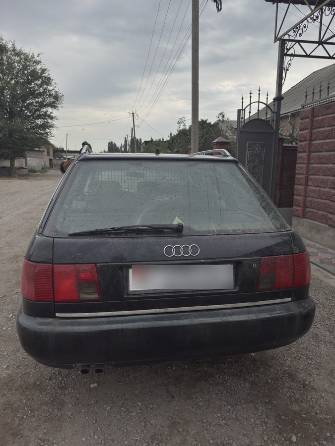 Audi A6 I (C4) 2.8 MT