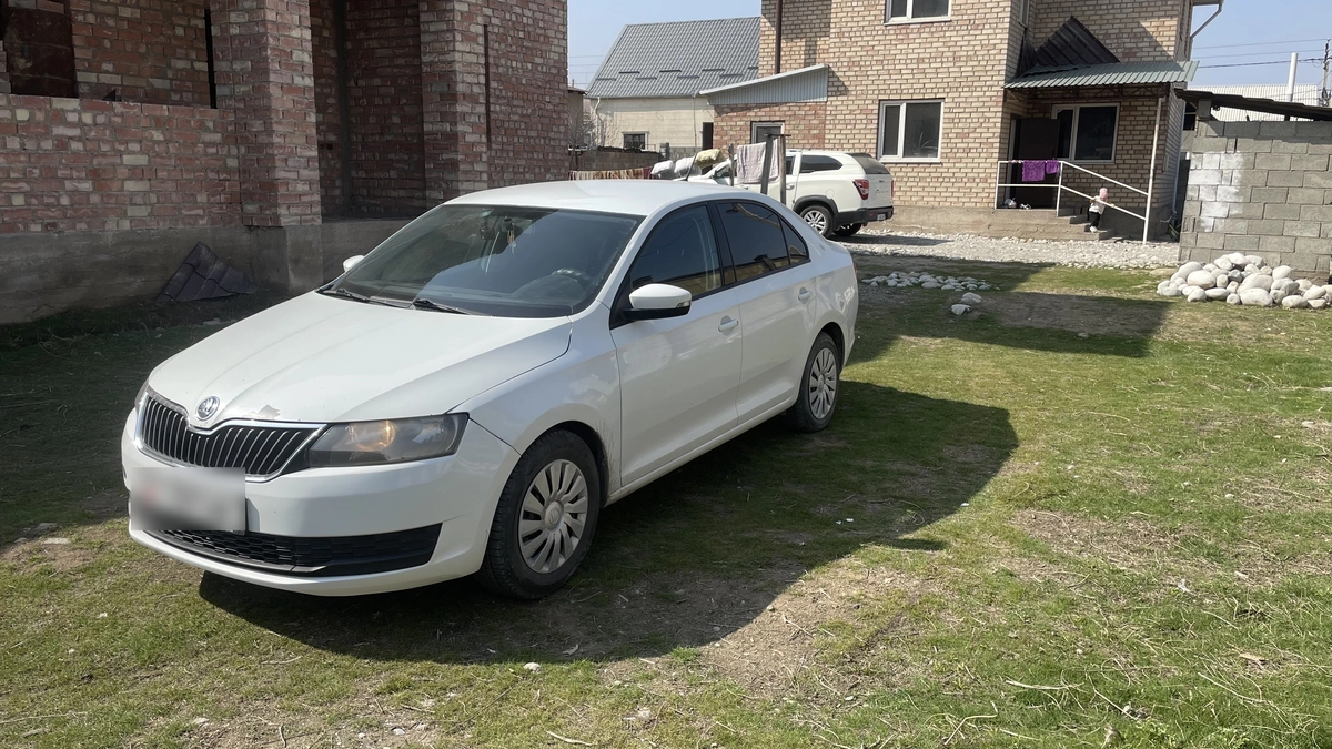 Skoda Rapid I Рестайлинг 1.6 MT