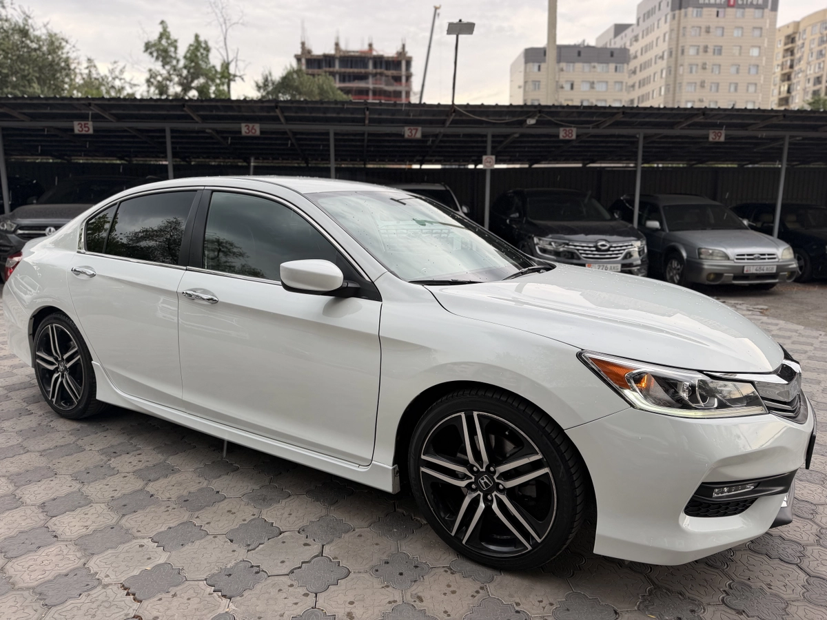 Honda Accord IX Рестайлинг 2.4 CVT