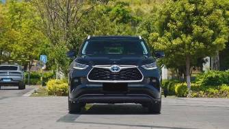 Toyota Grand Highlander 2.5hyb CVT 4WD