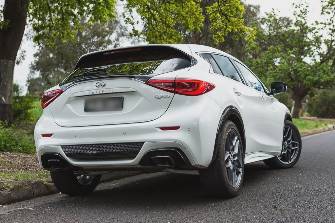 Infiniti Q30 2.0 AMT