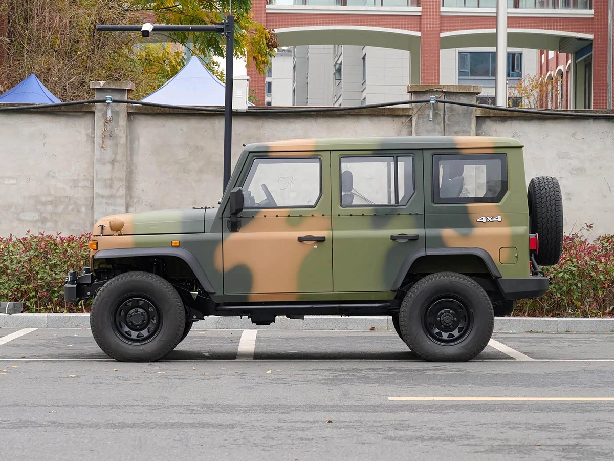 BAW 212 I 2.4 MT 4WD