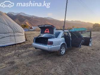 Audi A6 I (C4) 2.6 MT
