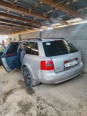 Audi A6 II (C5) 2.4 MT 4WD