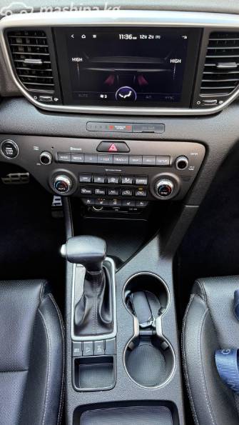 Kia Sportage IV Рестайлинг 2.0d AT 4WD