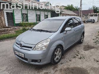 Toyota Corolla Verso I Рестайлинг 1.8 MT