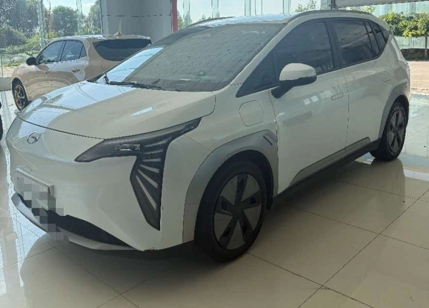 Открыть фото GAC Aion Y Plus 61.7 kWh Electro AT