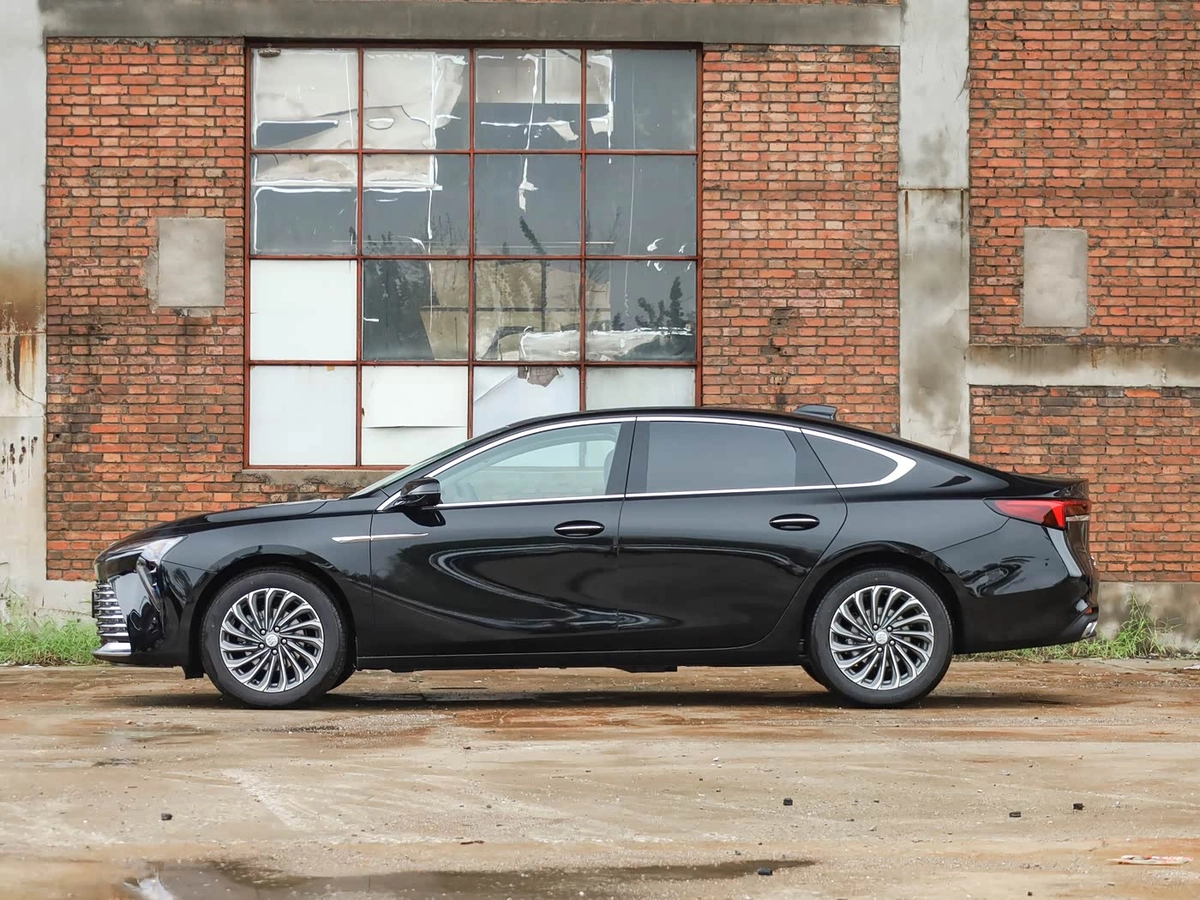 Открыть фото Buick LaCrosse IV 1.5 AT