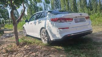 Kia K5 II 2.0 AT