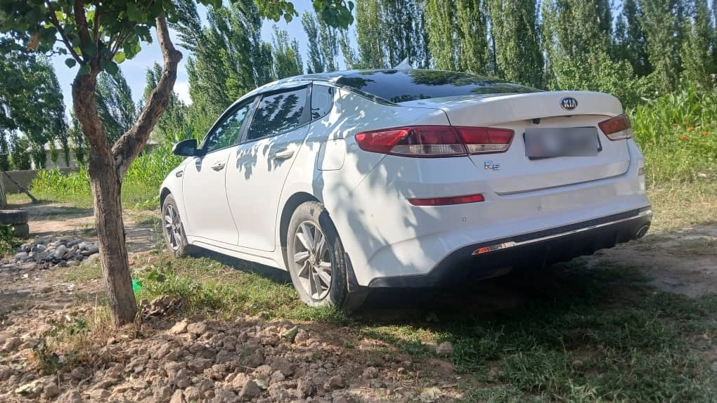 Открыть фото Kia K5 II 2.0 AT