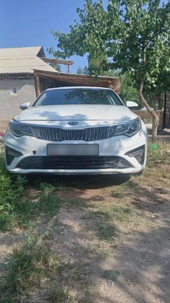 Kia K5 II 2.0 AT