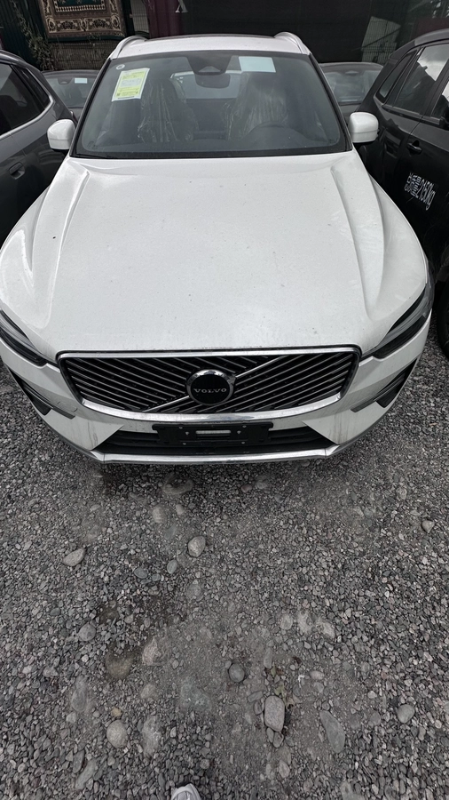 Volvo XC60 II Рестайлинг 2.0 AT 4WD