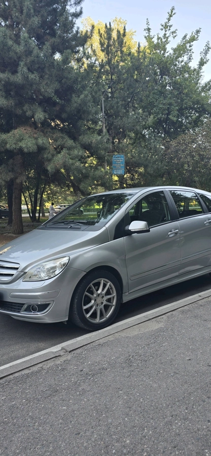 Mercedes-Benz B-Класс I (W245) Рестайлинг 180 1.7 CVT