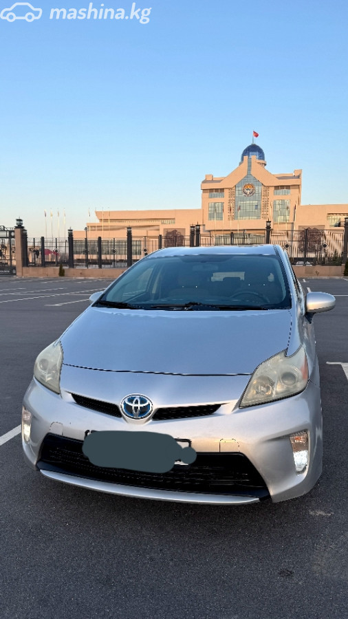 Открыть фото Toyota Prius III Рестайлинг (XW30) 1.8hyb AT