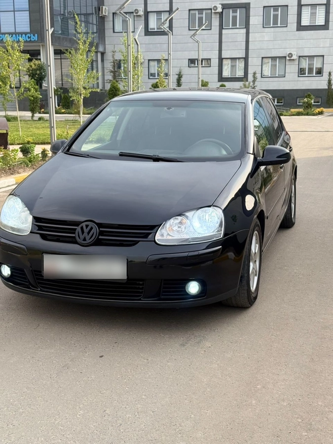 Volkswagen Golf V 1.6 AT