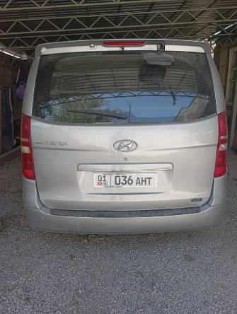 Hyundai Starex (H-1) Hyundai Starex (H-1) II 2.5d AT