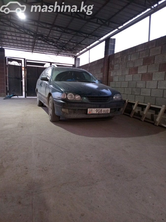 Toyota Avensis I 1.8 MT