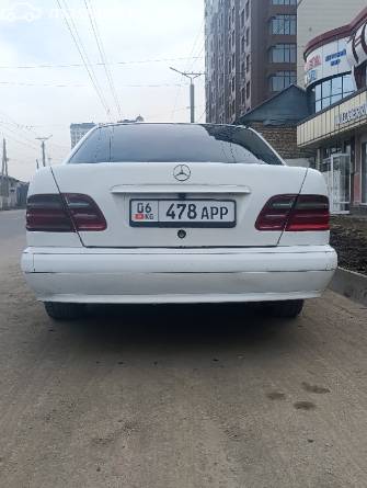 Mercedes-Benz E-Класс II (W210, S210) Рестайлинг 200 2.2d MT