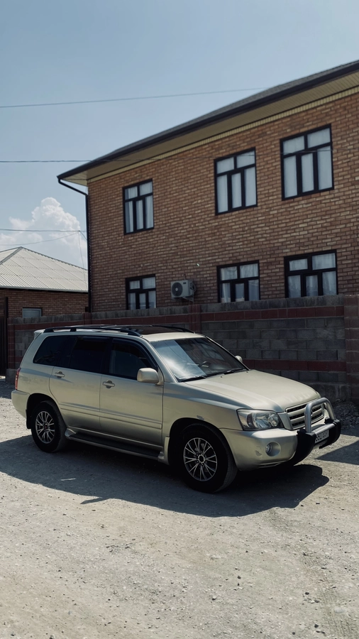 Открыть фото Toyota Highlander I (U20) 3.0 AT 4WD