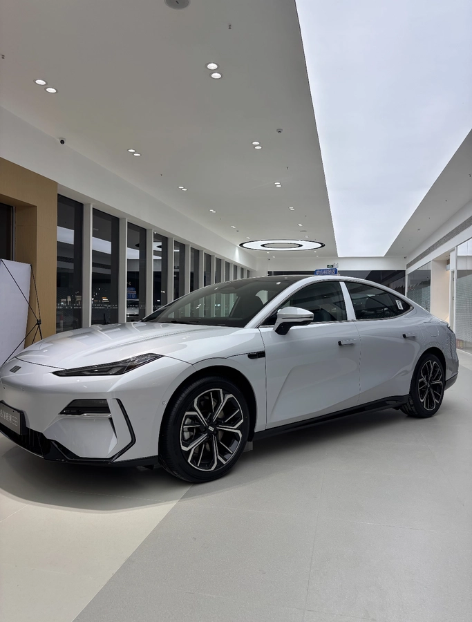 Geely Galaxy E8 665 Electro AT