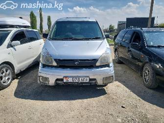 Nissan Serena I (C23) 2.4 MT