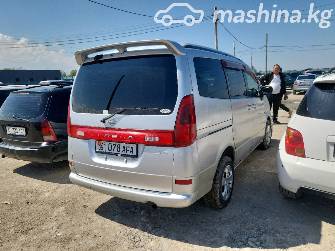 Nissan Serena I (C23) 2.4 MT