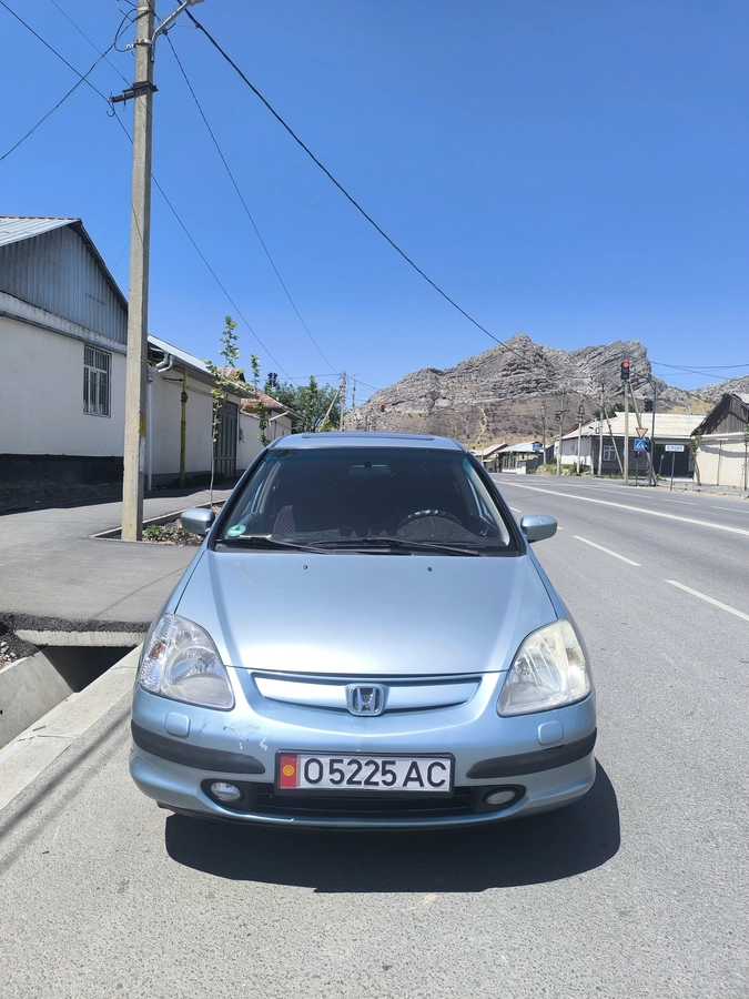Honda Civic VII 1.6 MT