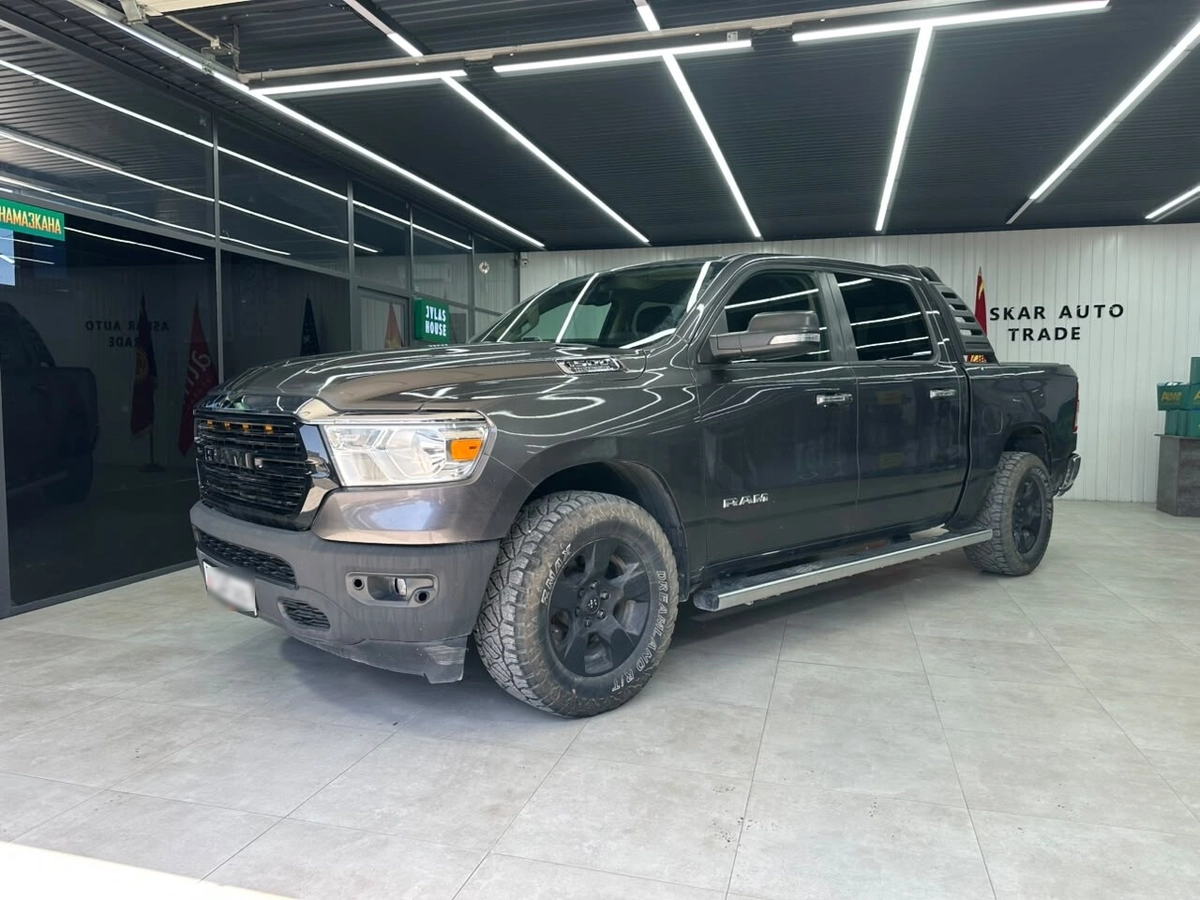 Открыть фото Dodge RAM RAM 1500 V Quad Cab 5.7 AT 4WD