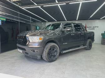 Dodge RAM RAM 1500 V Quad Cab 5.7 AT 4WD