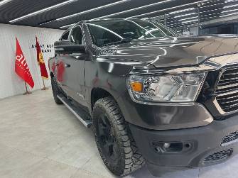 Dodge RAM RAM 1500 V Quad Cab 5.7 AT 4WD