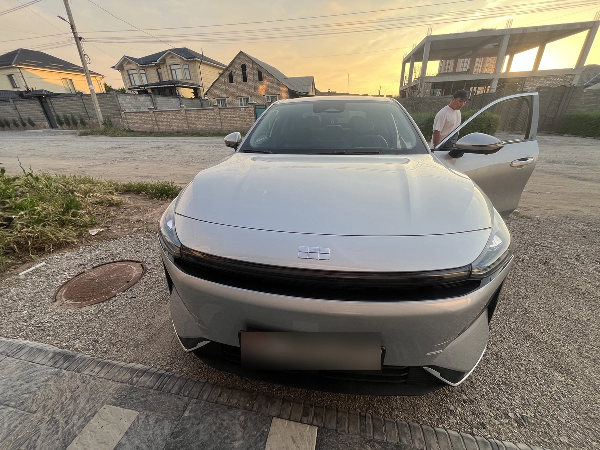 Geely Galaxy L6 125 km 1.5hyb AT