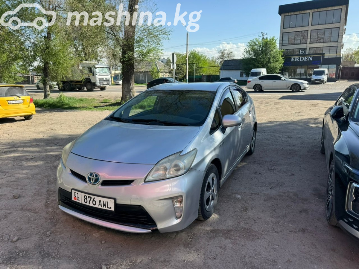 Открыть фото Toyota Prius III Рестайлинг (XW30) 1.8hyb AT
