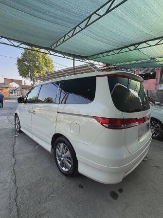 Honda Elysion I Рестайлинг 2.4 AT
