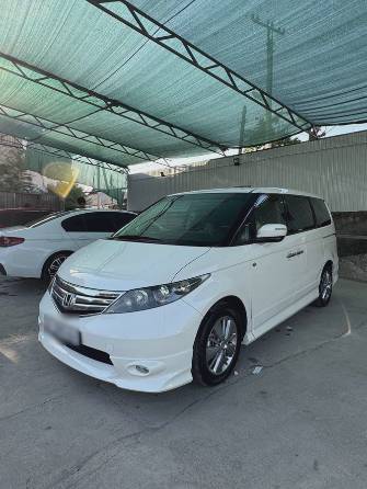 Honda Elysion I Рестайлинг 2.4 AT