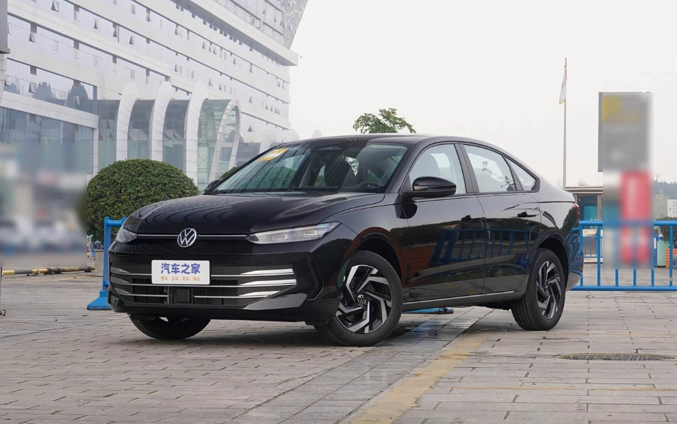 Открыть фото Volkswagen Lavida III Рестайлинг 1.5 AT