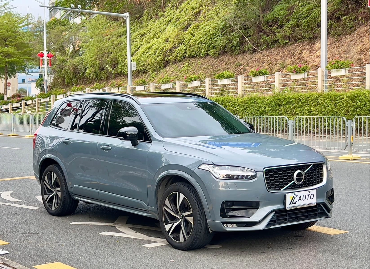 Volvo XC90 II Рестайлинг 2.0 AT