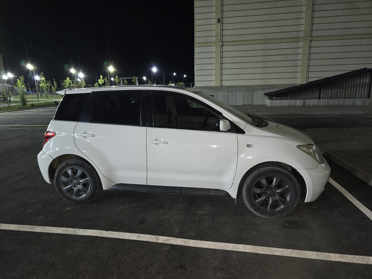 Toyota Ist I 1.5 AT 4WD