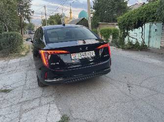 Hongqi E-QM5 54 kWh Electro AT